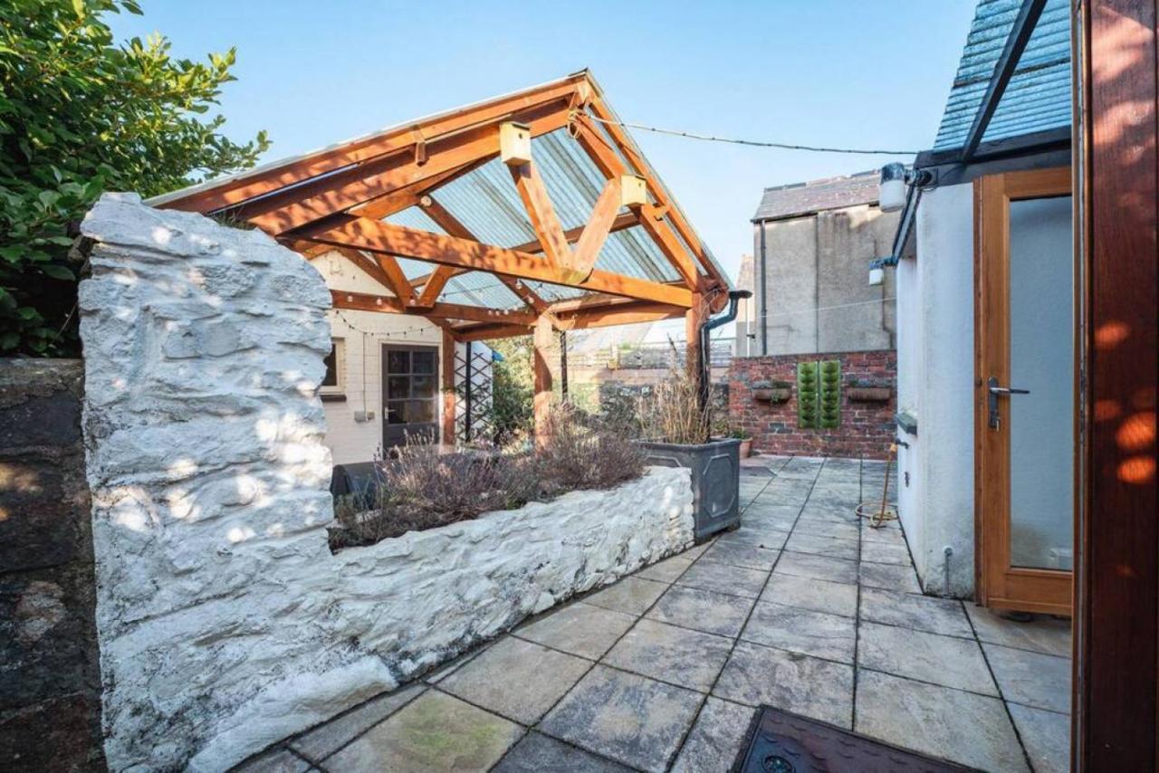 Cosy Welsh Cottage In St Davids Centre With Garden Extérieur photo
