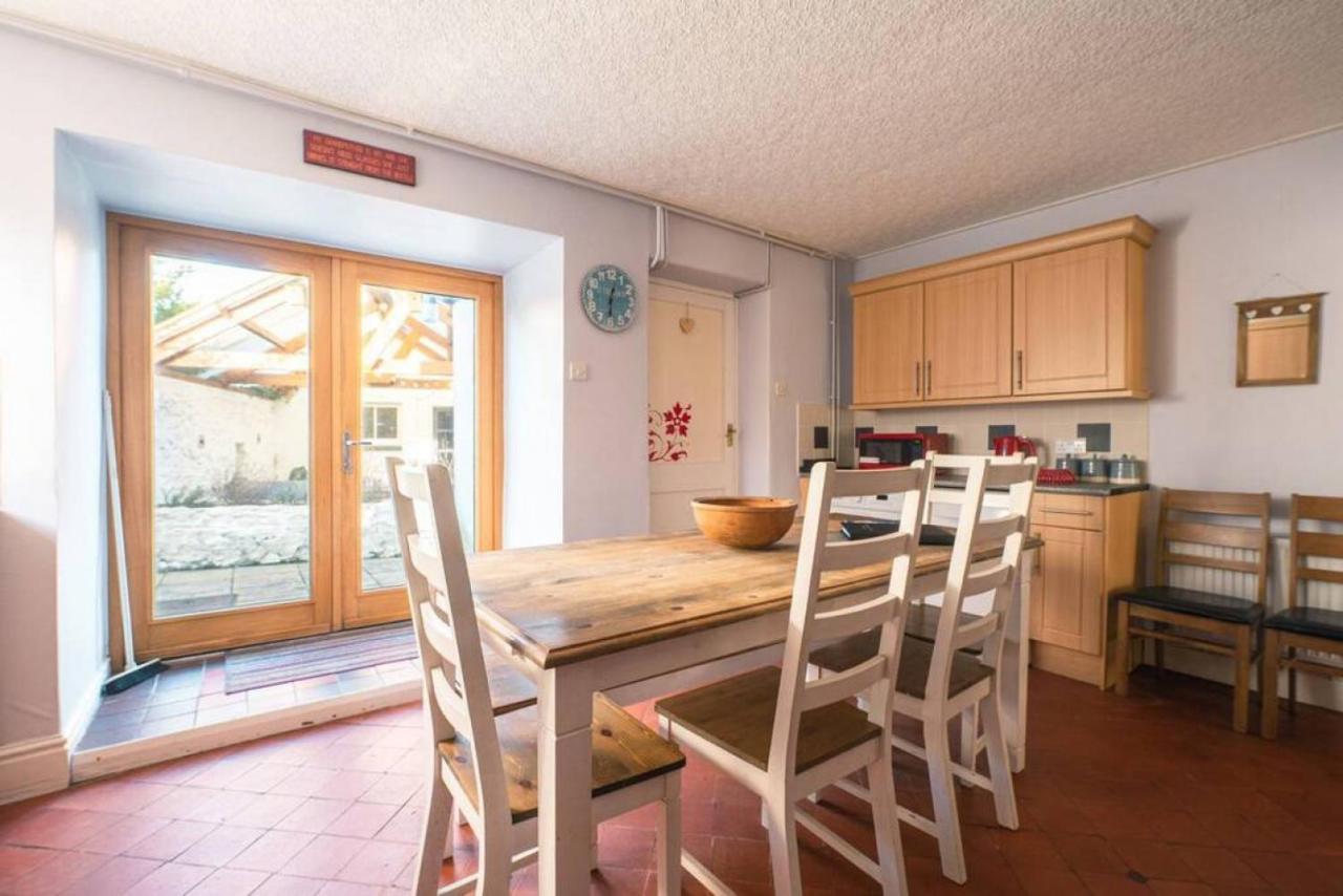Cosy Welsh Cottage In St Davids Centre With Garden Extérieur photo