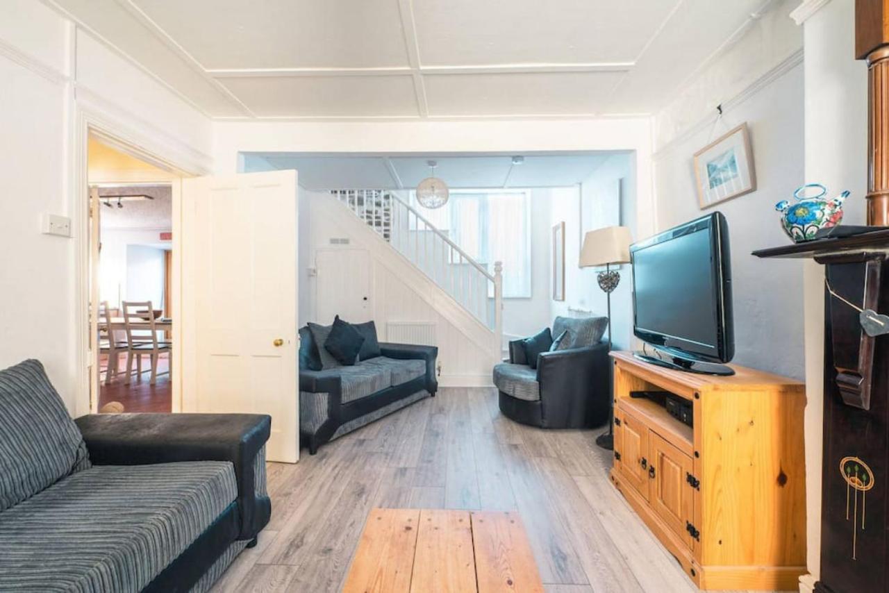 Cosy Welsh Cottage In St Davids Centre With Garden Extérieur photo