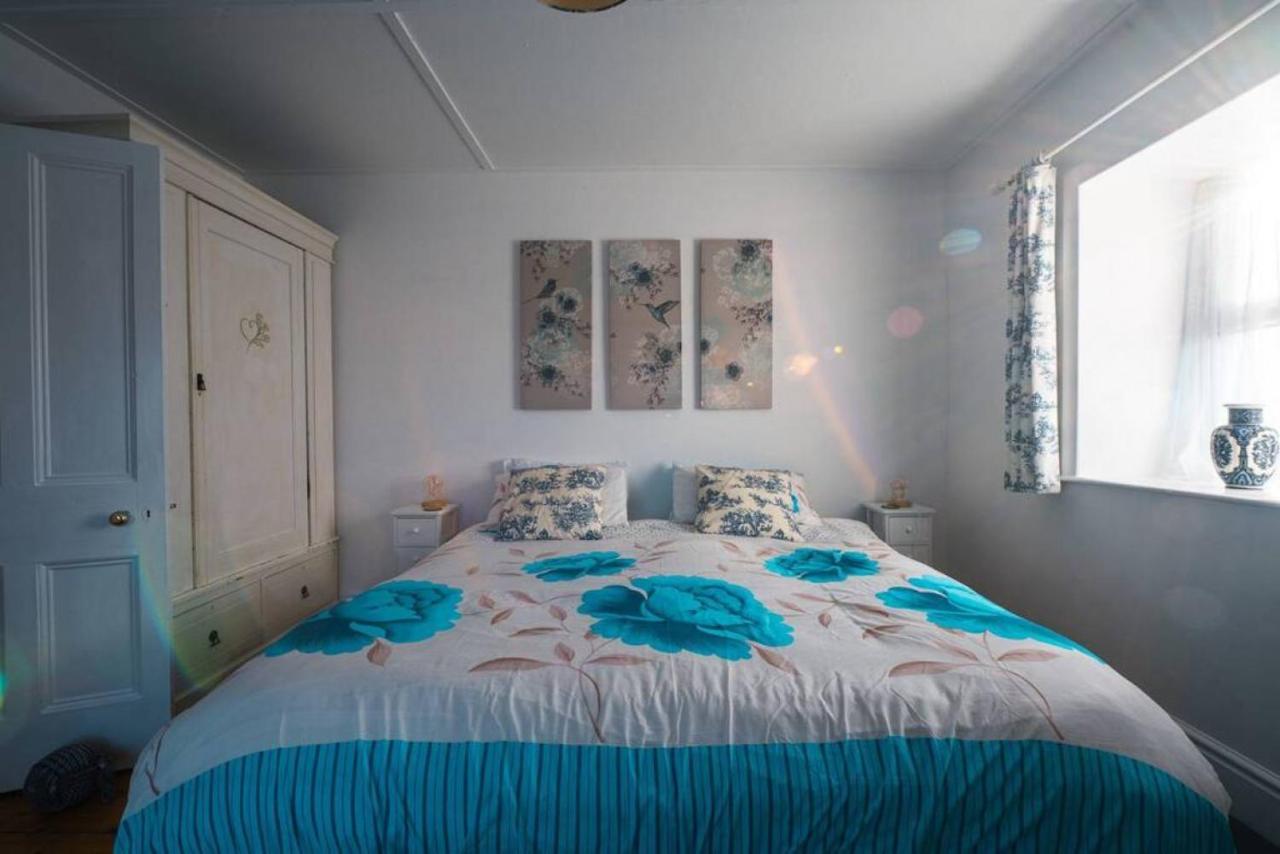 Cosy Welsh Cottage In St Davids Centre With Garden Extérieur photo