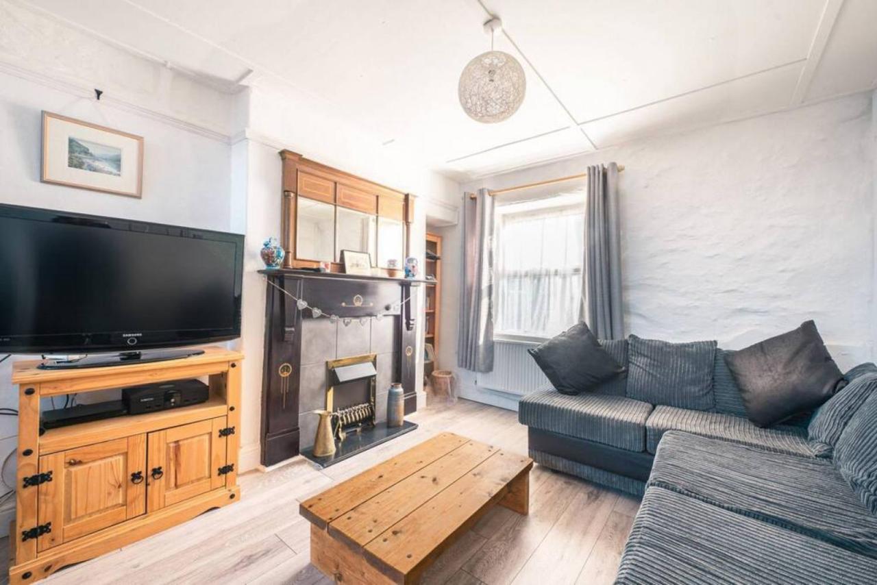 Cosy Welsh Cottage In St Davids Centre With Garden Extérieur photo