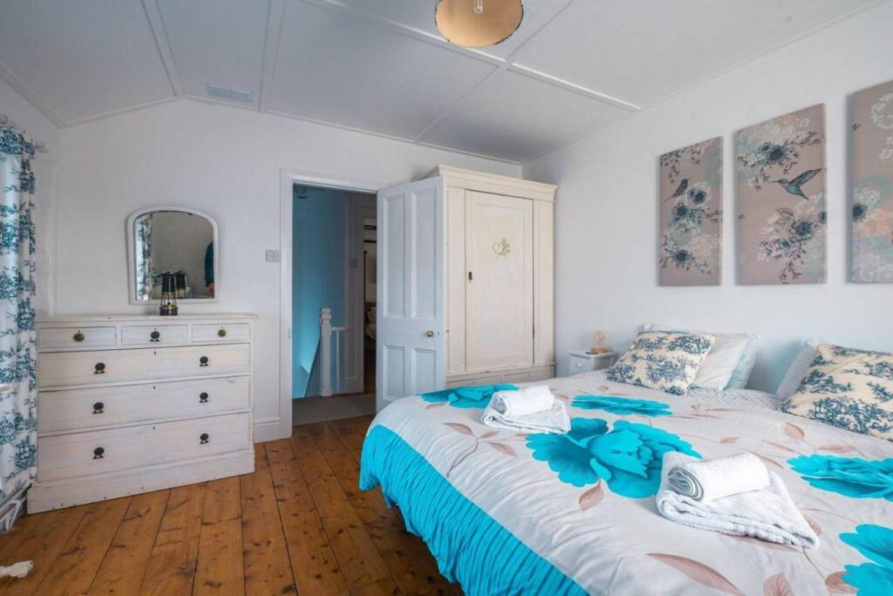 Cosy Welsh Cottage In St Davids Centre With Garden Extérieur photo