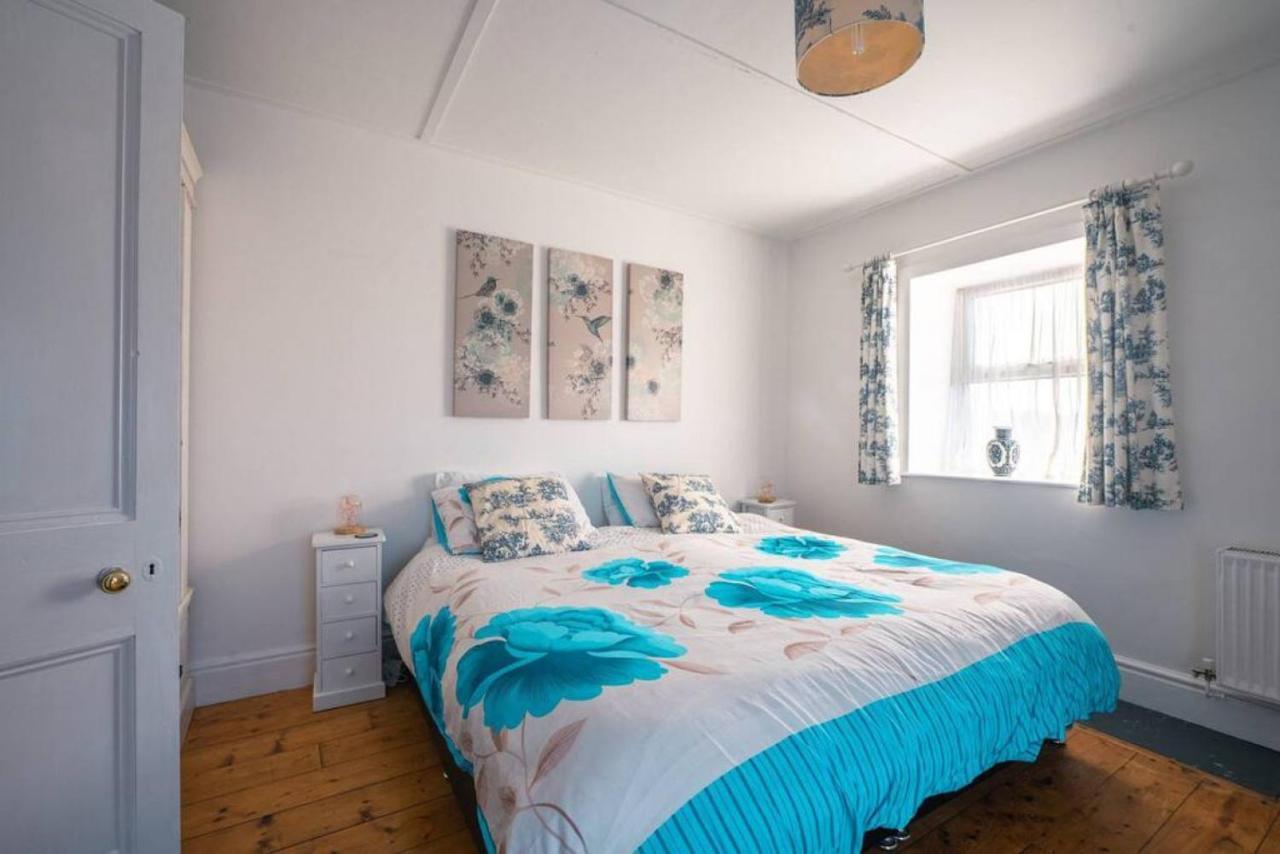 Cosy Welsh Cottage In St Davids Centre With Garden Extérieur photo