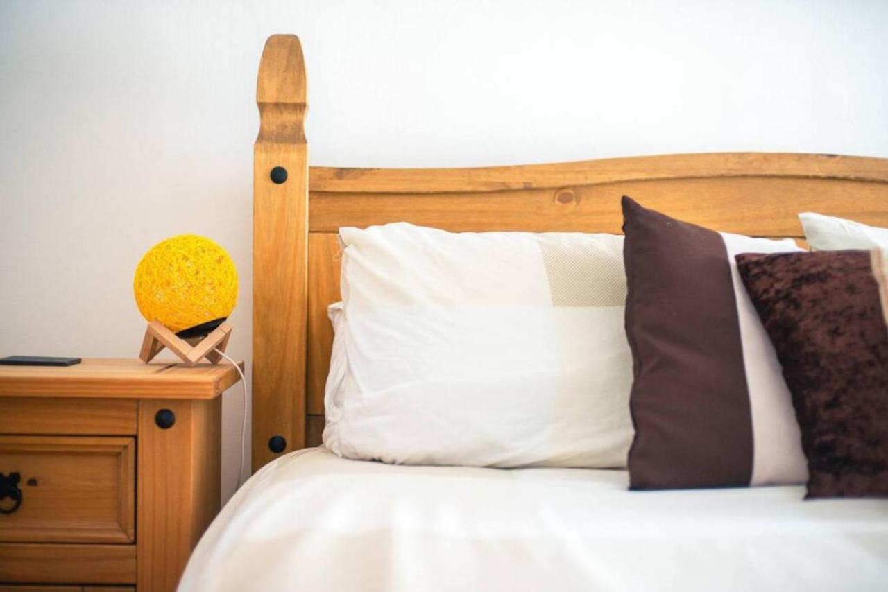 Cosy Welsh Cottage In St Davids Centre With Garden Extérieur photo