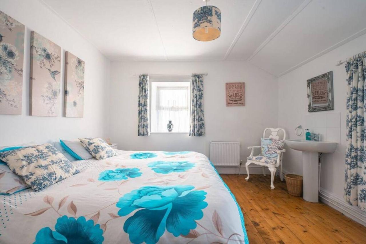 Cosy Welsh Cottage In St Davids Centre With Garden Extérieur photo