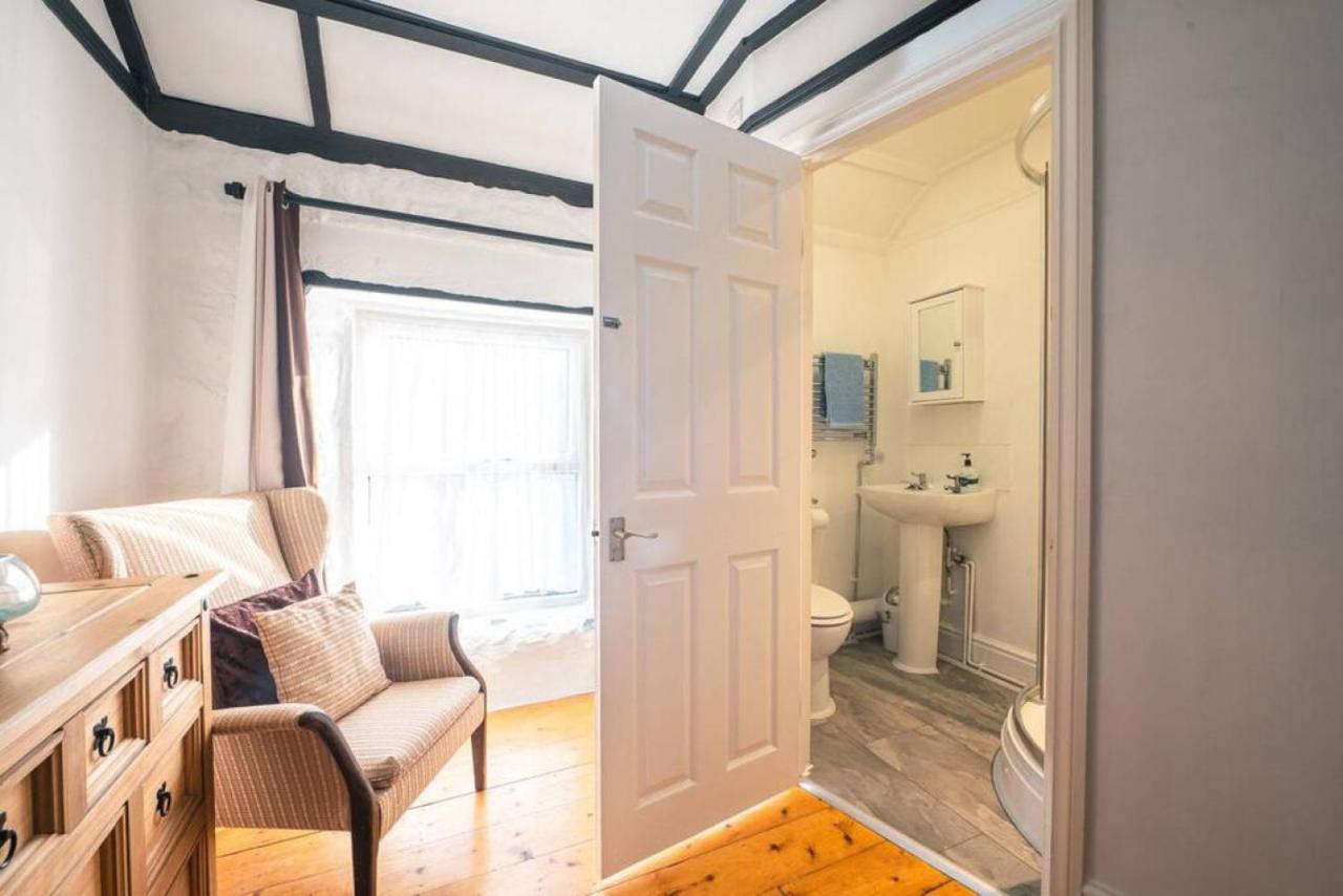 Cosy Welsh Cottage In St Davids Centre With Garden Extérieur photo